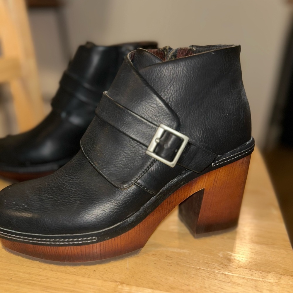Korks Stacy Block Heel Platform Bootie